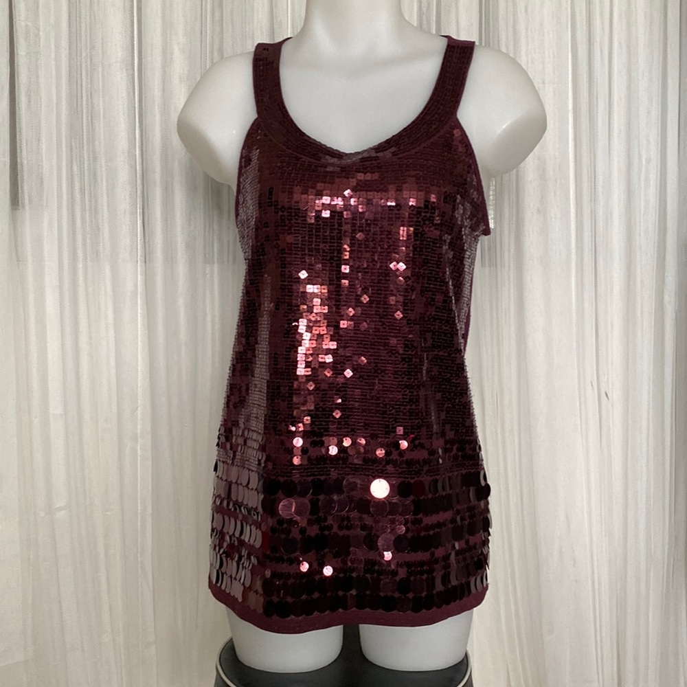 APT.9 sequins rich burgundy sleeveless top! Size S